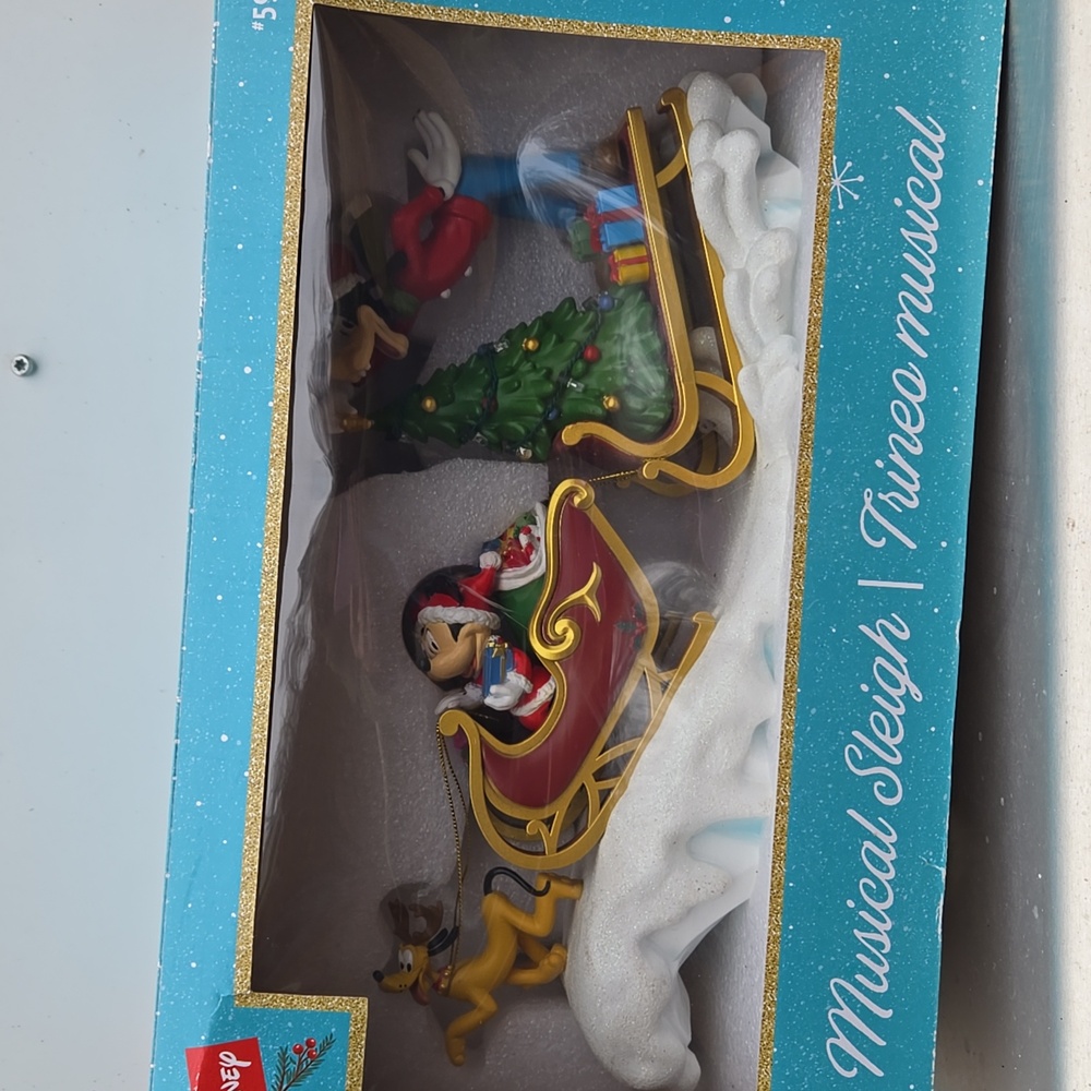 Disney Musical Sleigh CHRISTMAS VILLAGE - Picture 4 of 5